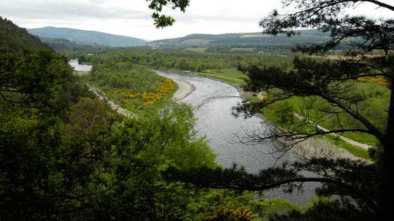 The river Spey. Links und rechts davon ist damit logischerweise the speyside.