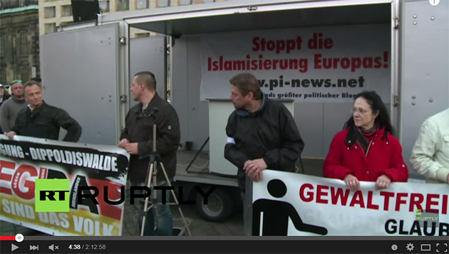 Screenshot von RuptlyTV, Aufzeichnung PEGIDA vom 23.03.2015